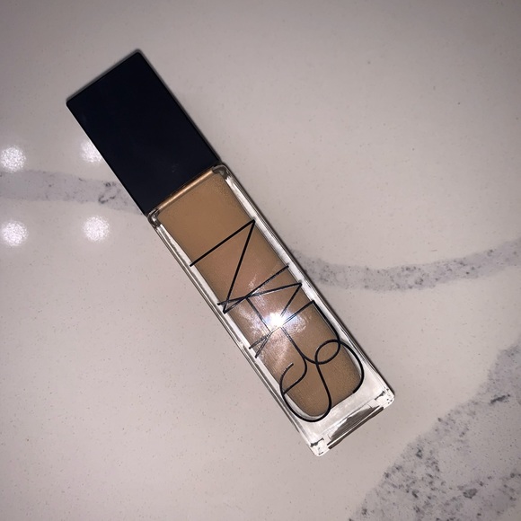 Nars Radiant Longwear Foundation in Stromboli - Picture 2 of 2